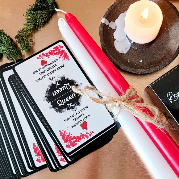 Romance Tarot - Picture 3 of 5